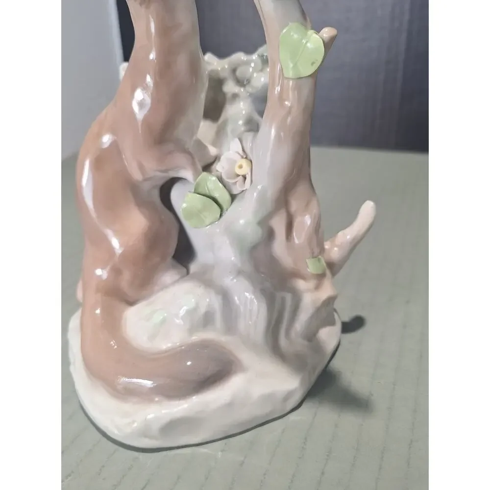 Lladro 4769 Ermine Porcelain Figurine Early Pre-DAISA 1971 Retired 1975 Spain
